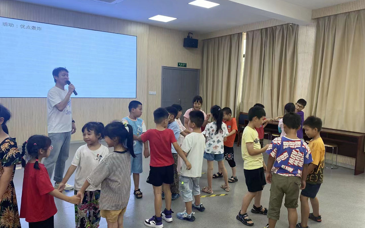 张家界龙观乡中心学校